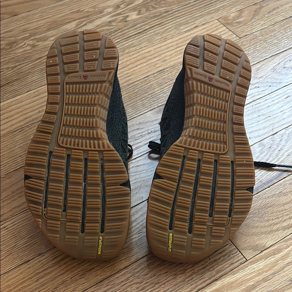 Reebok Black Nano Cross-Training Shoes with gum bottom. Rare color. - Picture 3 of 3